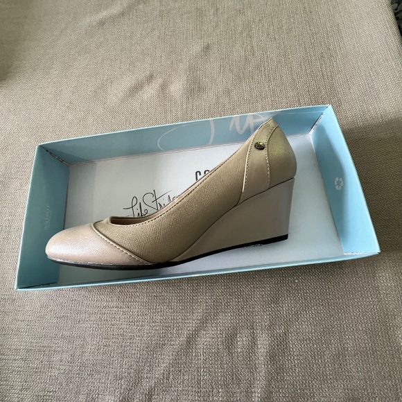 LifeStride Dreams Wedge Pumps Size 7 - Picture 5 of 9